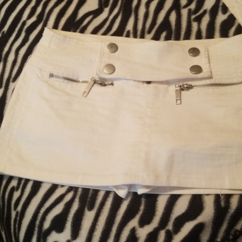 White highway Jean's mini skort